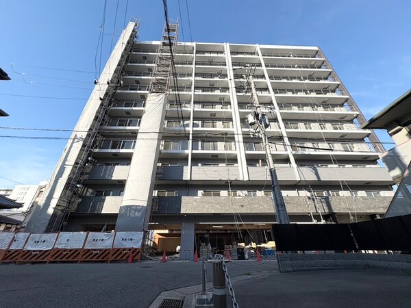 建築中