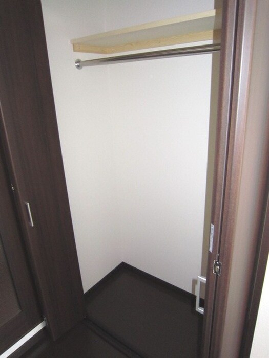物件内観写真12　(収納)