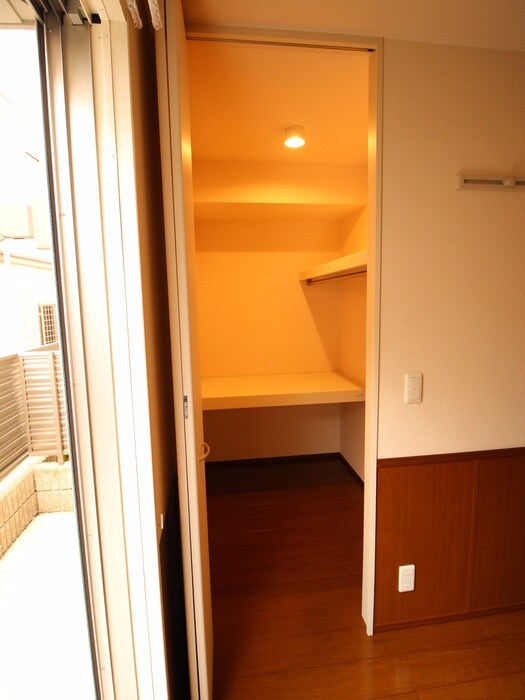 物件内観写真15　(収納)