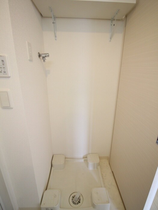 物件内観写真11　(洗濯機置場)