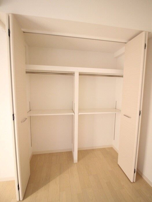 物件内観写真12　(収納)