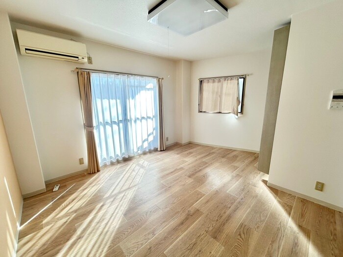 物件内観写真8　(居室)