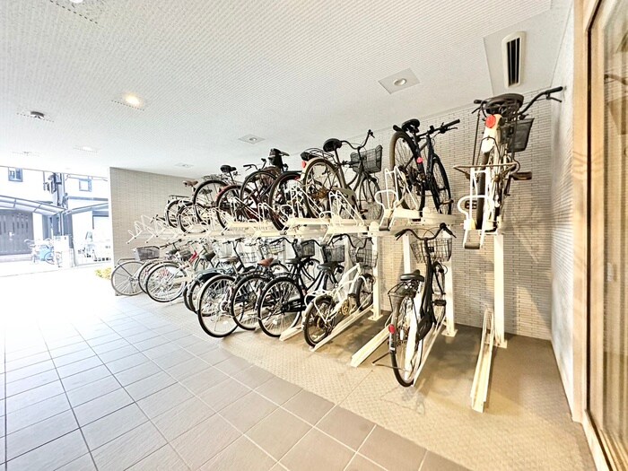 物件外観写真5　(駐輪場)