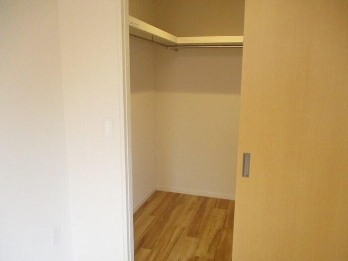 物件内観写真12　(収納)
