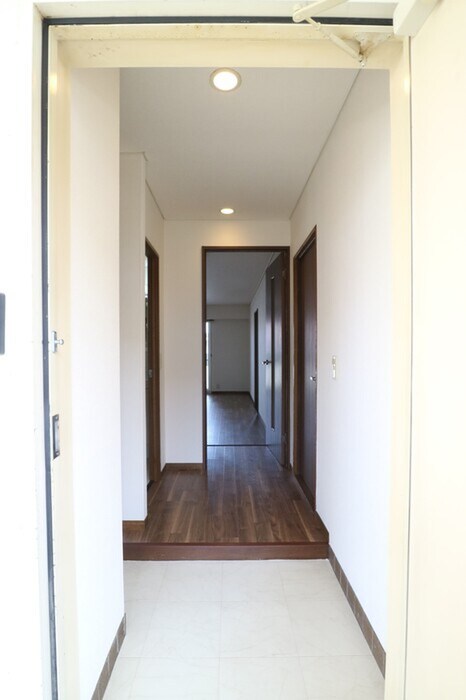 物件内観写真15　(玄関)