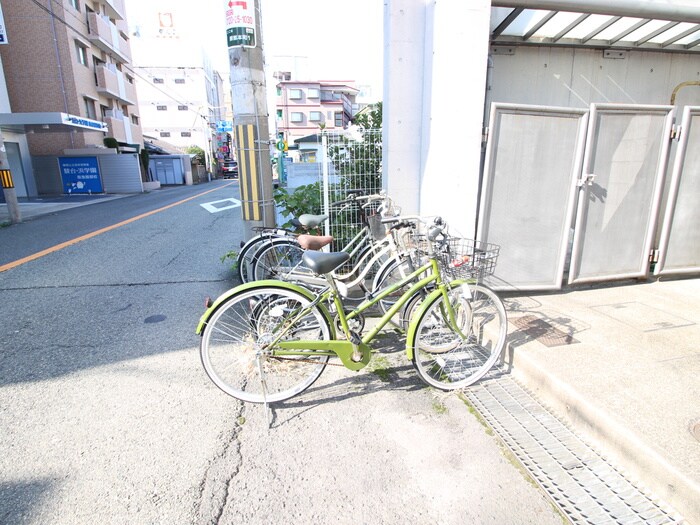物件外観写真6　(駐輪場)