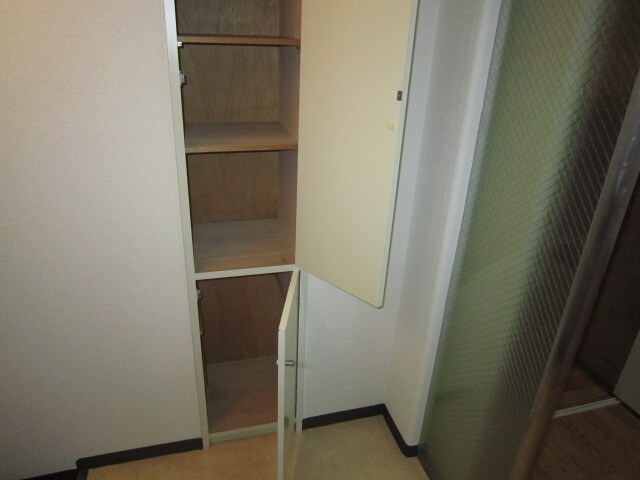 物件内観写真15　(収納)