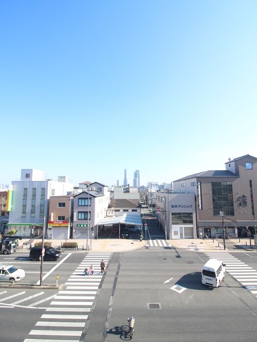 物件内観写真16　(室内からの展望)