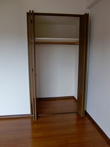 物件内観写真10　(収納)