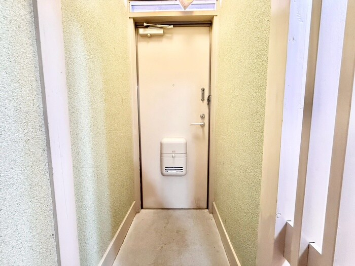 物件内観写真15　(玄関)