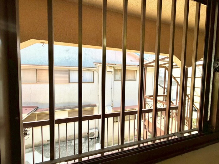 物件内観写真16　(室内からの展望)