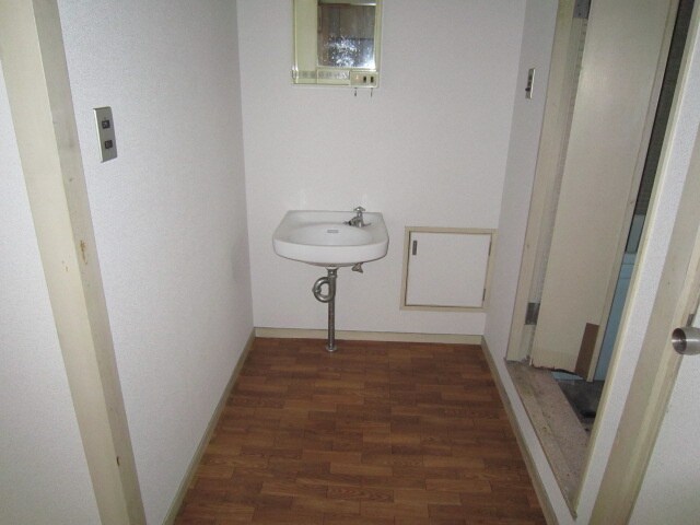 物件内観写真12　(洗面)