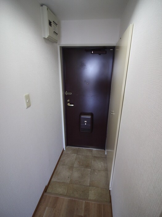 物件内観写真7　(玄関)