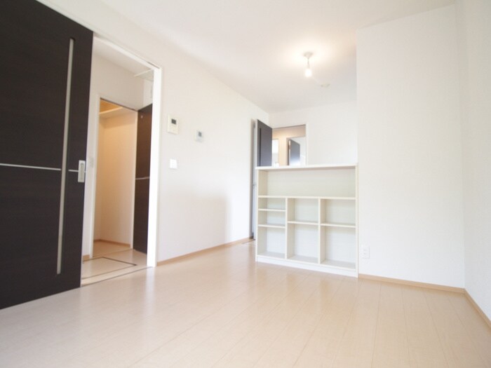 物件内観写真4　(居室)