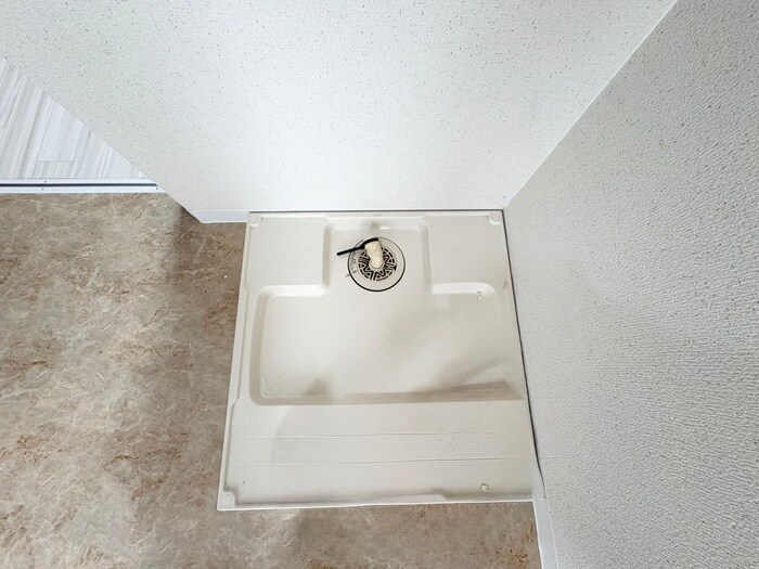 物件内観写真14　(洗濯機置場)