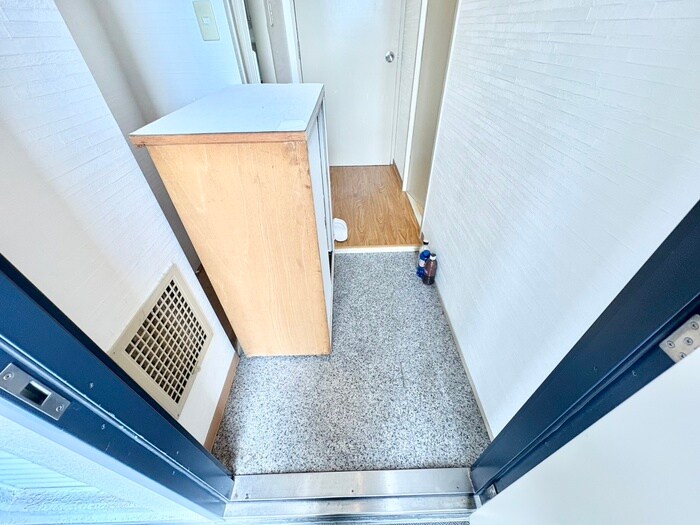 物件内観写真16　(玄関)