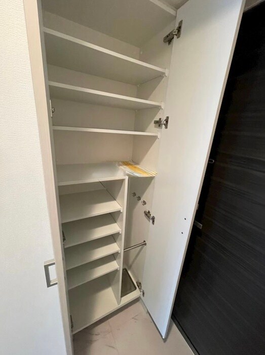 物件内観写真8　(靴箱)