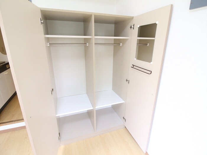 物件内観写真6　(収納)