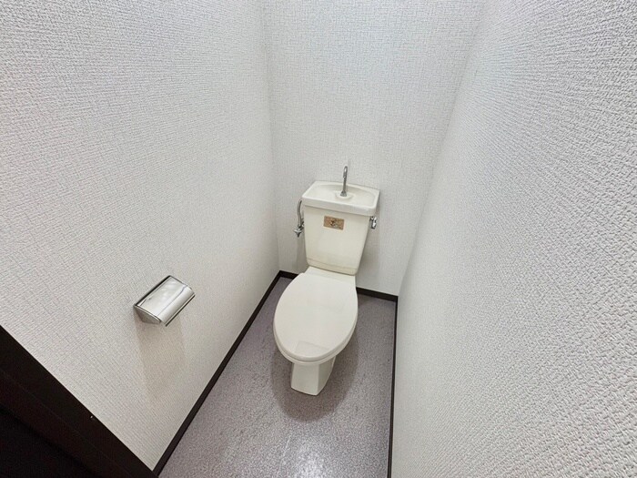 物件内観写真5　(トイレ)