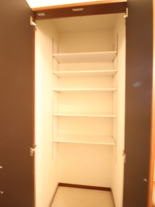 物件内観写真18　(収納)