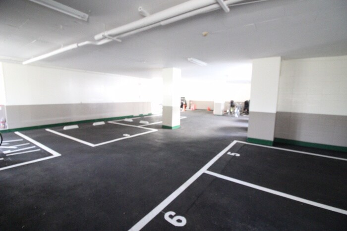 物件外観写真5　(駐車場)