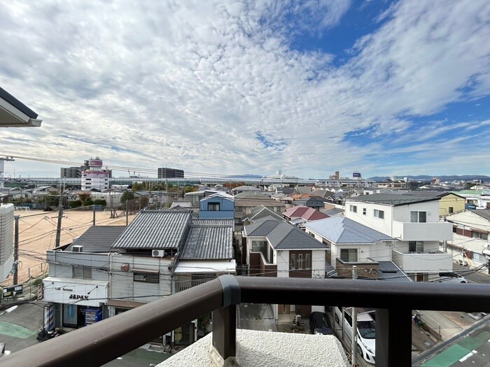 物件内観写真16　(室内からの展望)