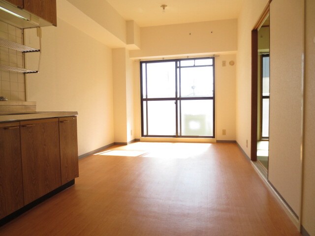 物件内観写真4　(廊下)