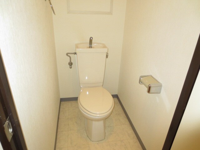 物件内観写真9　(トイレ)