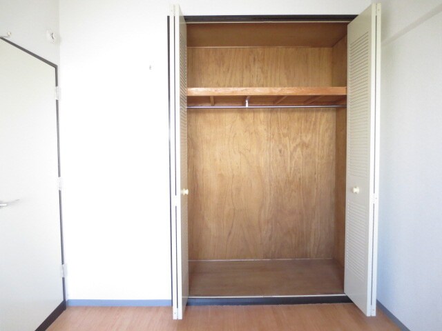 物件内観写真12　(収納)