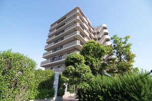 ブレド－ル向日町東（２１１）外観写真