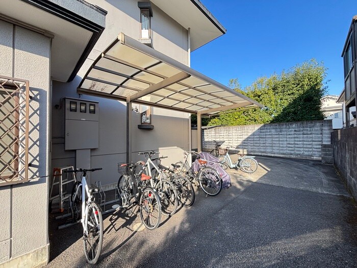 物件外観写真3　(駐輪場)