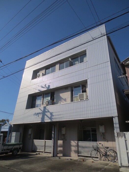 物件外観写真3　(駐車場)