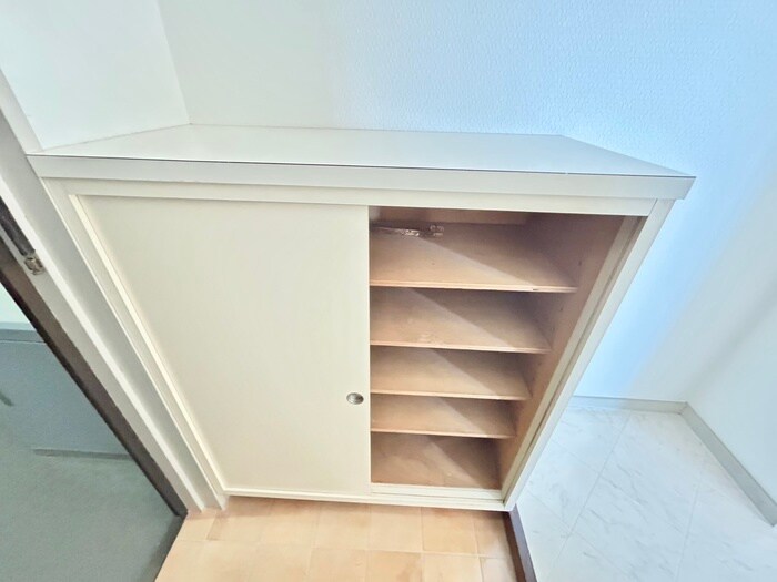 物件内観写真18　(靴箱)