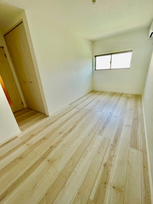 物件内観写真3　(居室)