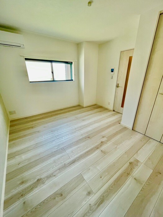 物件内観写真3　(居室)