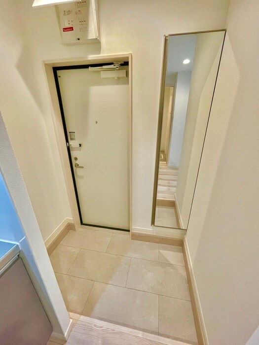 物件内観写真13　(玄関)
