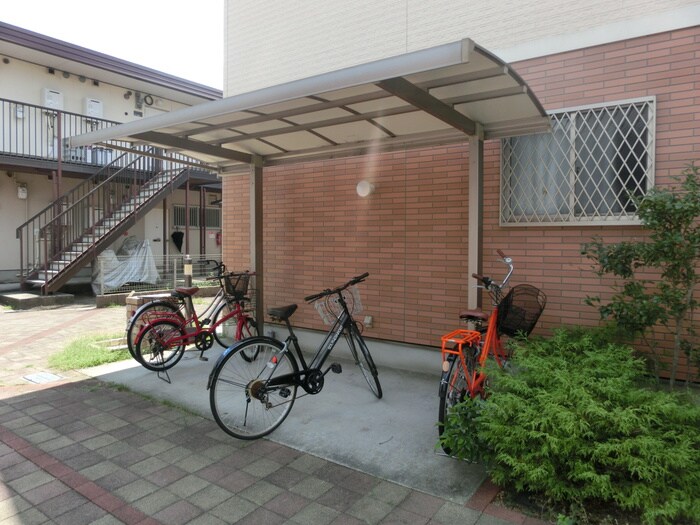 物件外観写真2　(駐輪場)