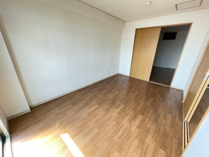 物件内観写真8　(居室)