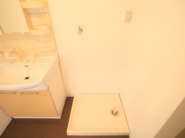 物件内観写真11　(洗濯機置場)