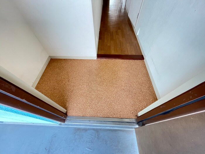 物件内観写真15　(玄関)