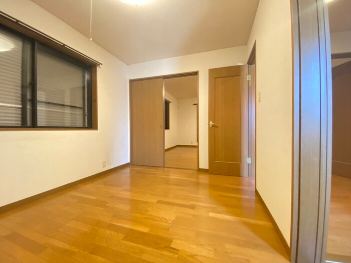 物件内観写真8　(居室)