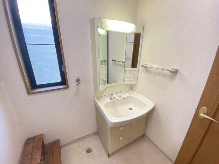 物件内観写真12　(洗面)