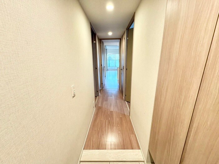 物件内観写真18　(廊下)