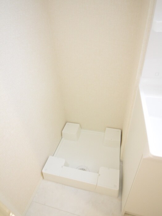 物件内観写真17　(洗濯機置場)