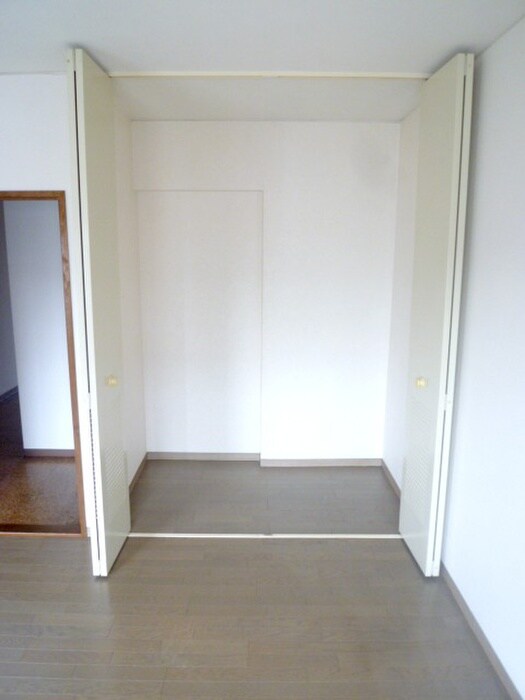 物件内観写真12　(収納)