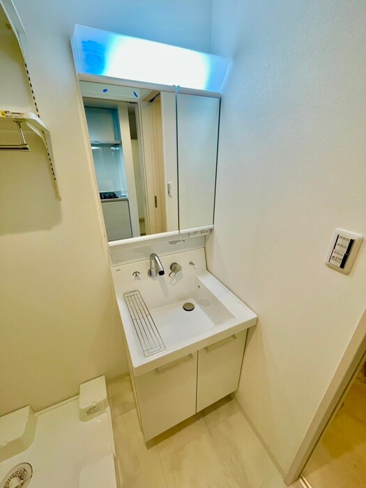 物件内観写真8　(洗面)