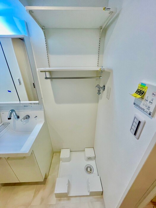 物件内観写真16　(洗濯機置場)