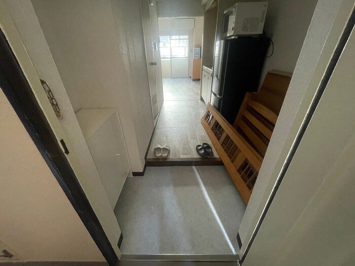 物件内観写真7　(玄関)
