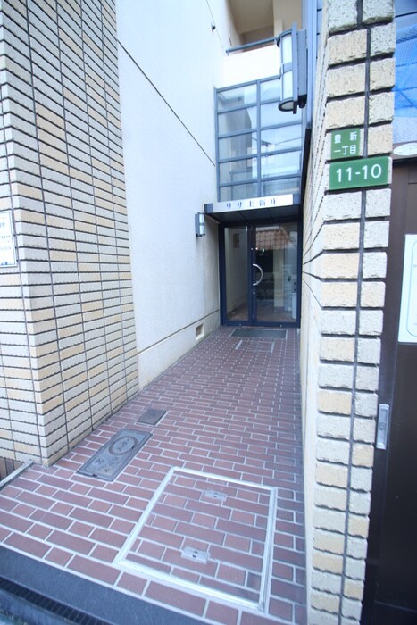 物件外観写真4　(エントランス部分)