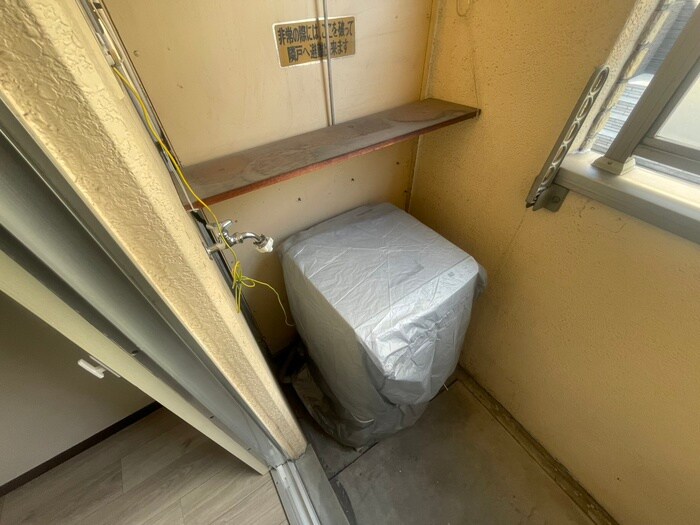 物件内観写真18　(洗濯機置場)